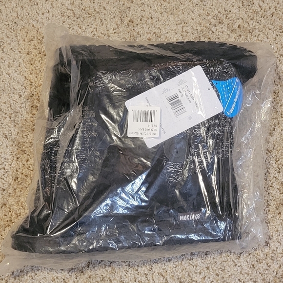 NWT Muk Luks Matilda Women's Faux Fur Lined Boots Black Gray Women's Size 10 - Picture 2 of 5